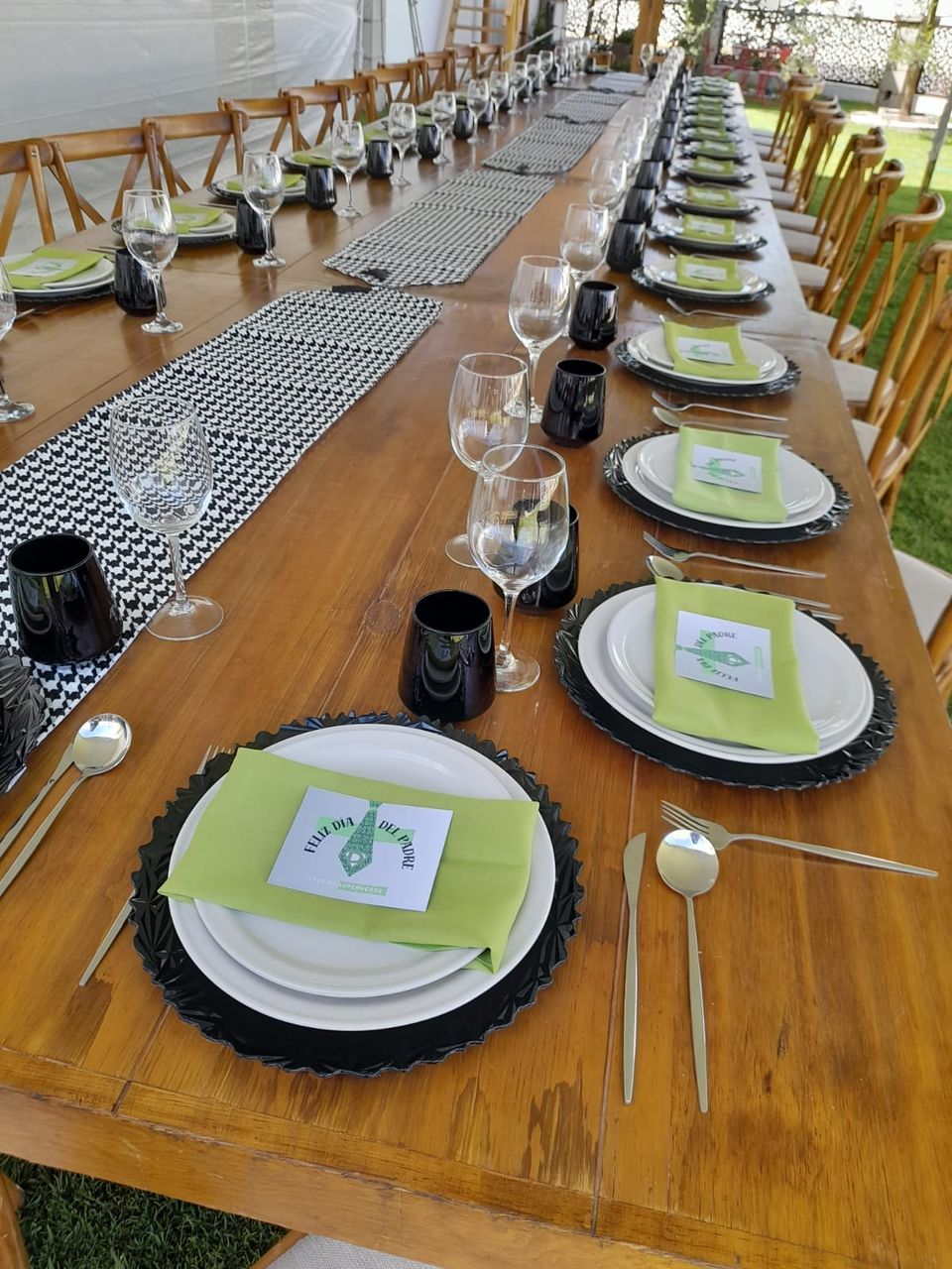 Plato base y vaso negro