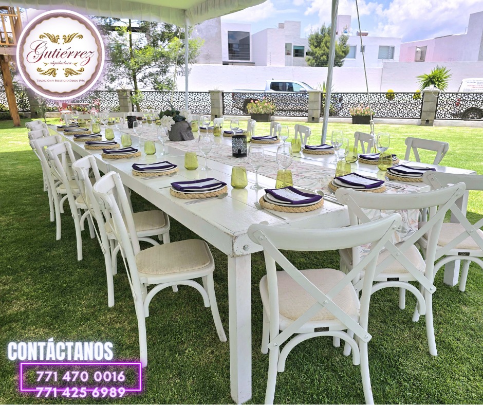 Mobiliario de madera blanco